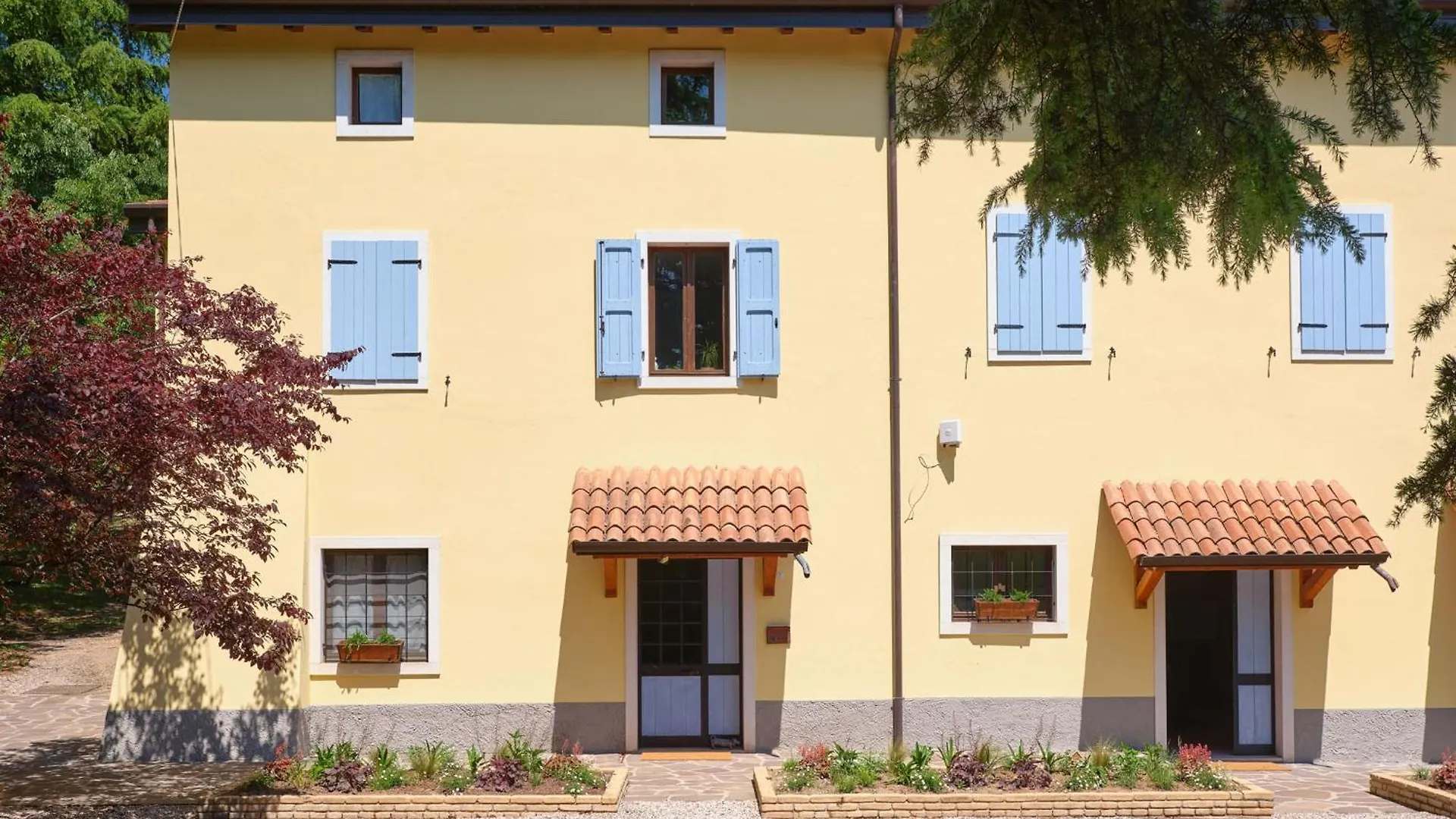 Cason Degli Ulivi-Apt Rose Rivoli Veronese 0*,  Olaszország